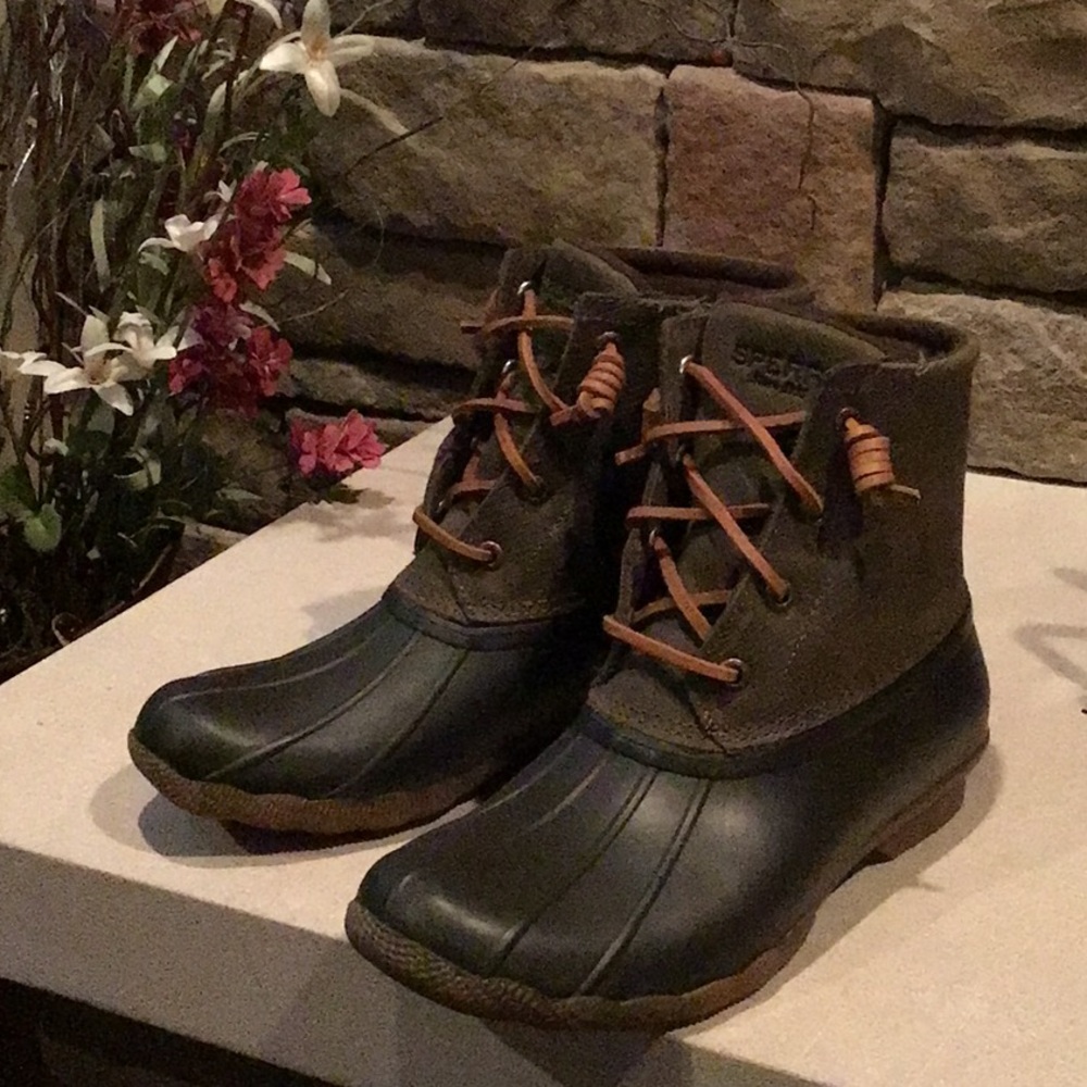 Cute Sperry homestead duck boots